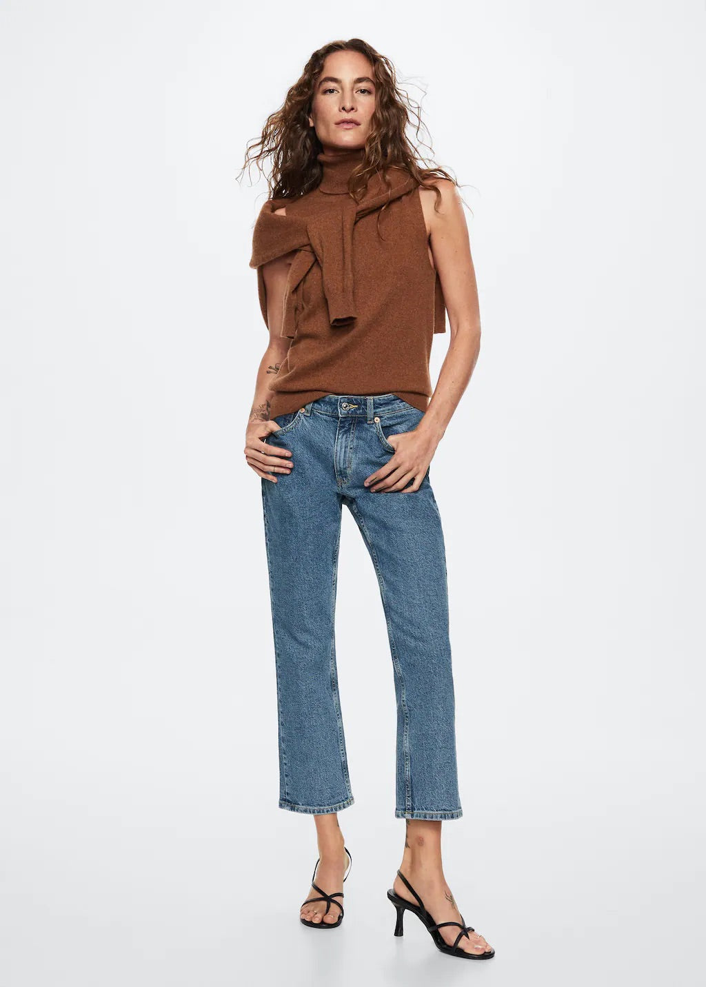 Medium-rise flared jeans