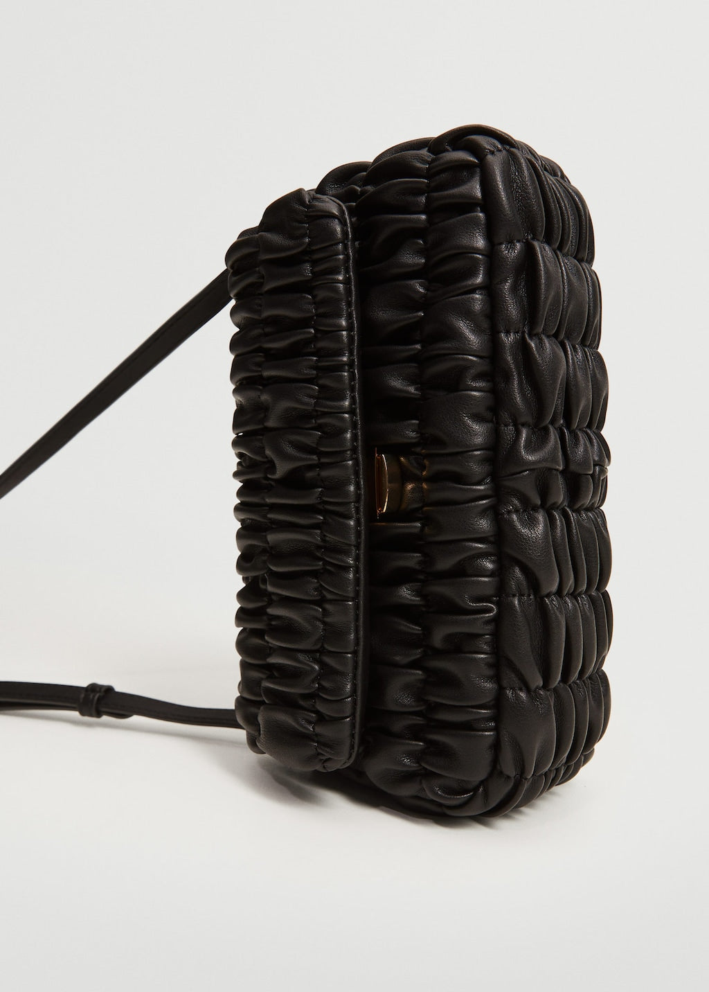 Bag with ruched detail