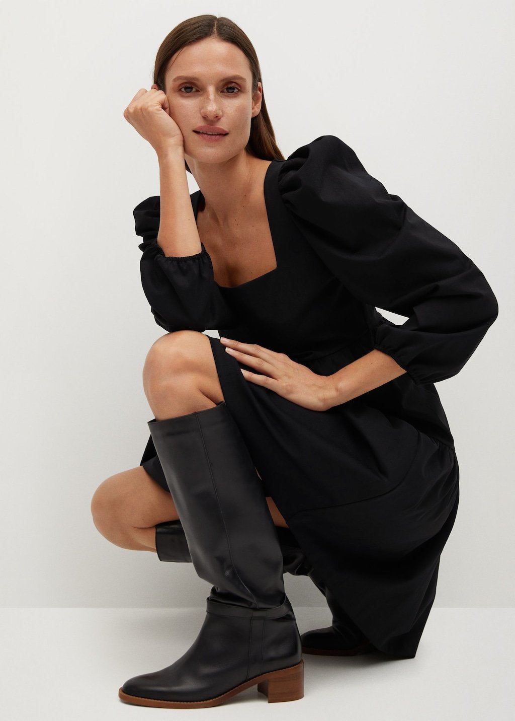 Puffed-shoulder dress