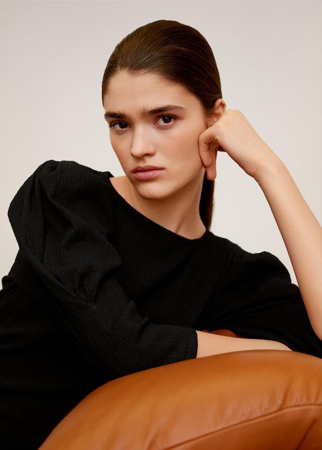 Puffed sleeves pleated t-shirt