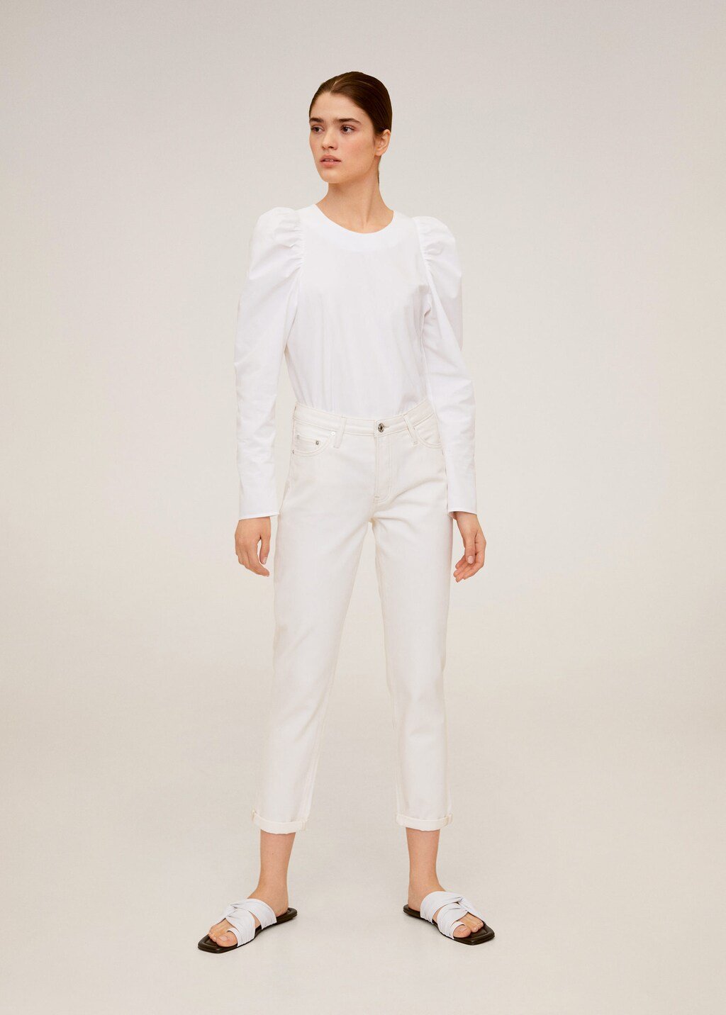 Puffed sleeves blouse