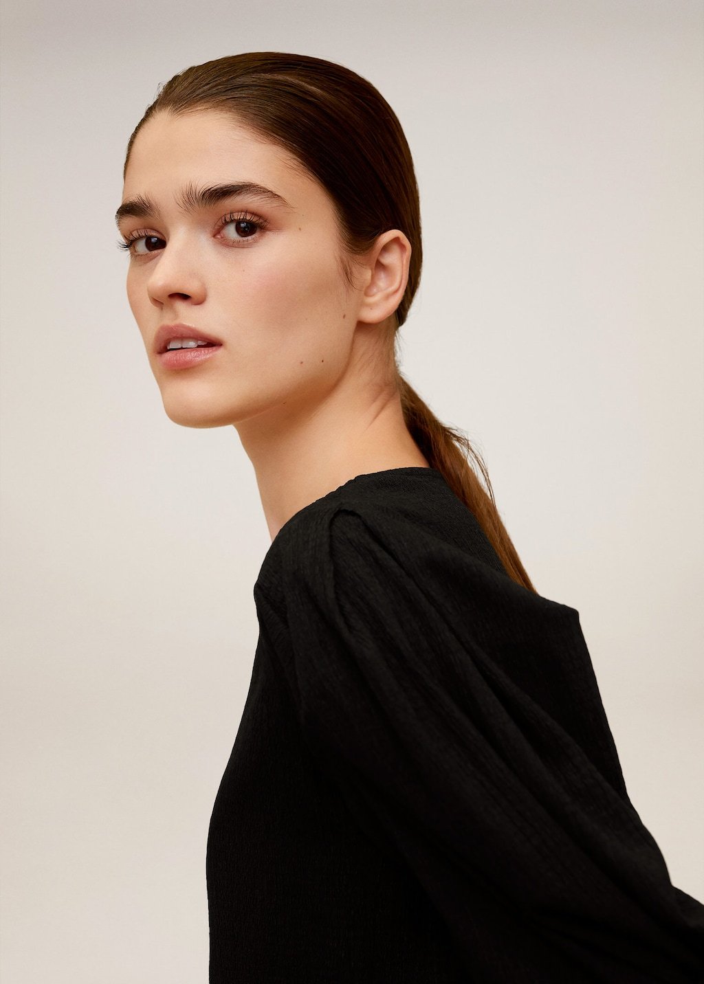 Puffed sleeves pleated t-shirt