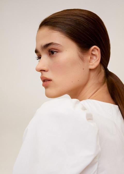 Puffed sleeves blouse