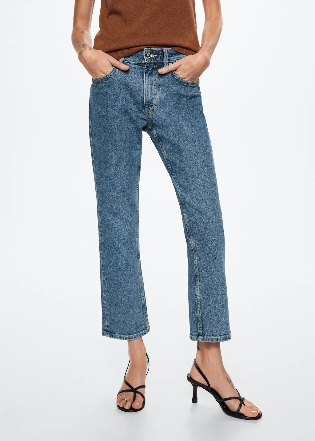 Medium-rise flared jeans
