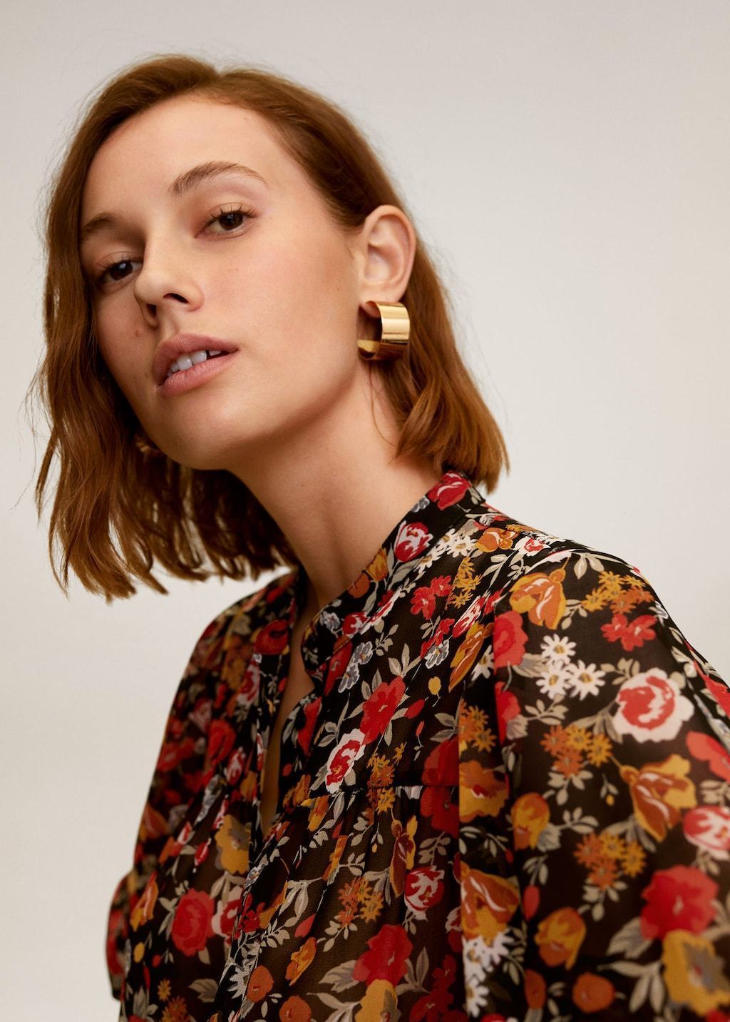Floral print blouse