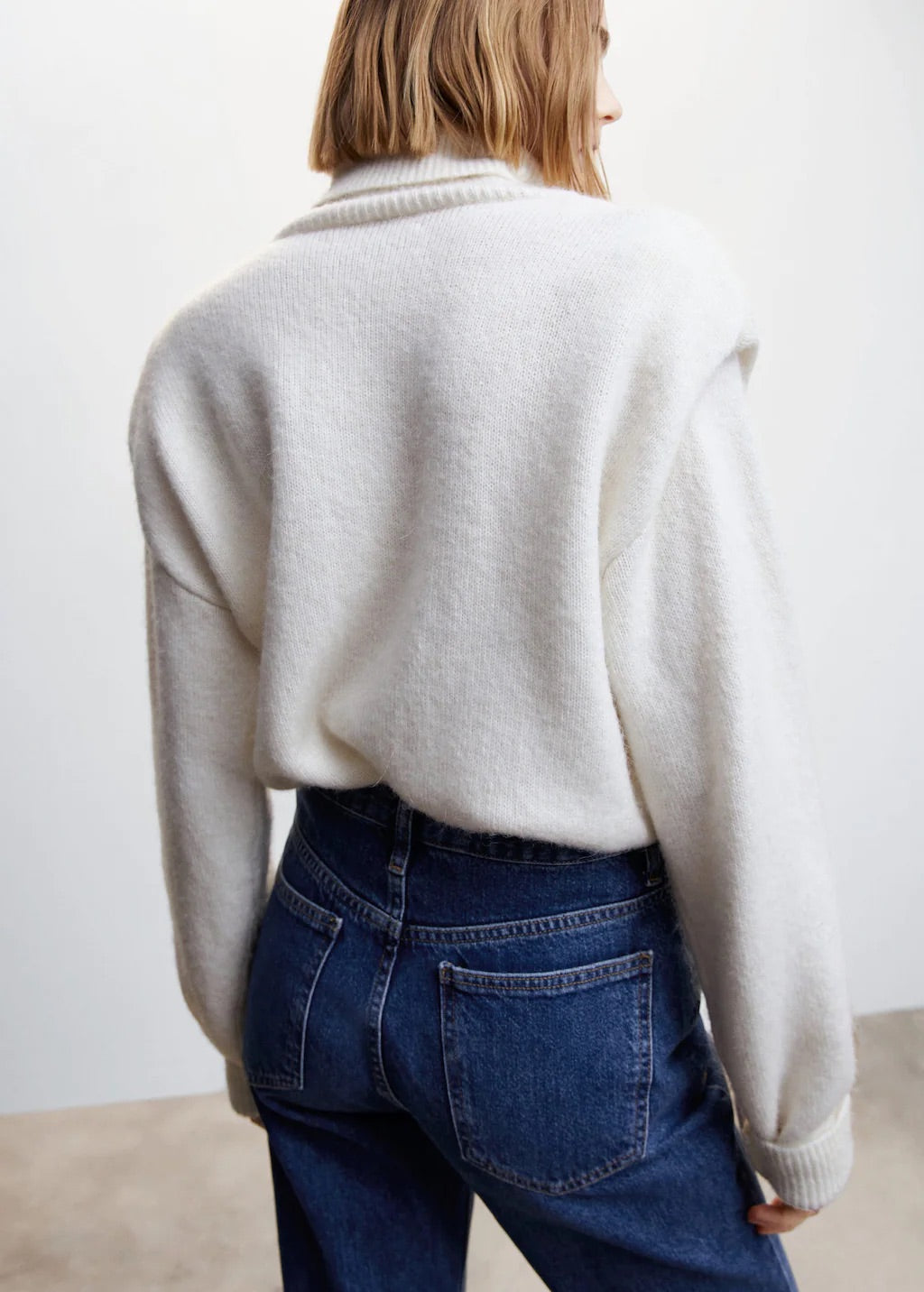 Mid-rise straight jeans