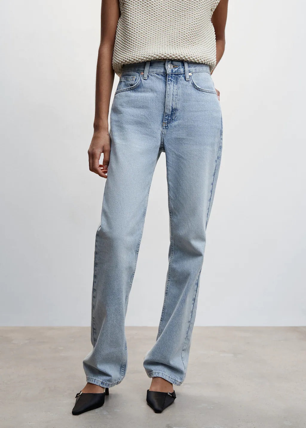Mid-rise straight jeans