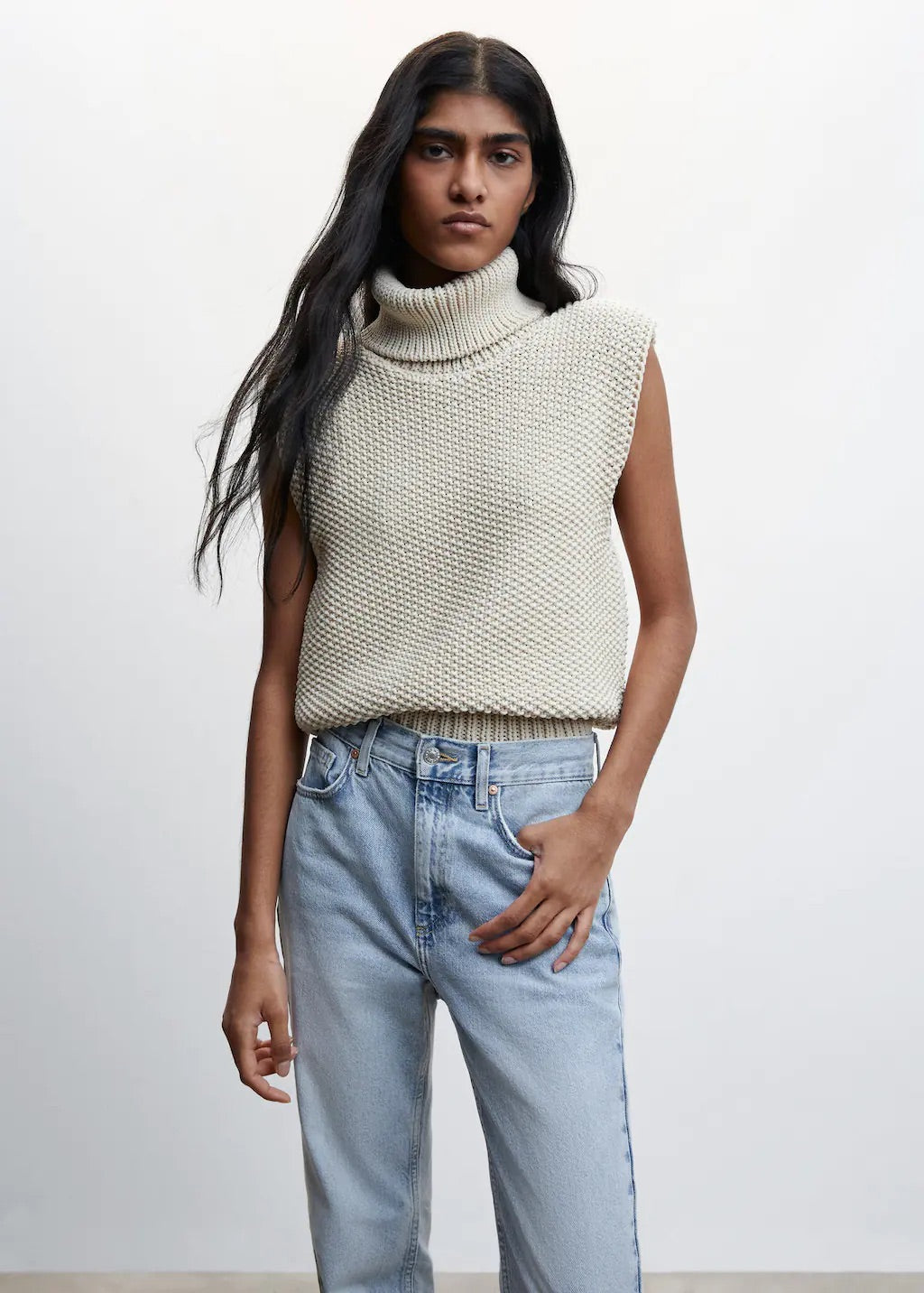 Mid-rise straight jeans