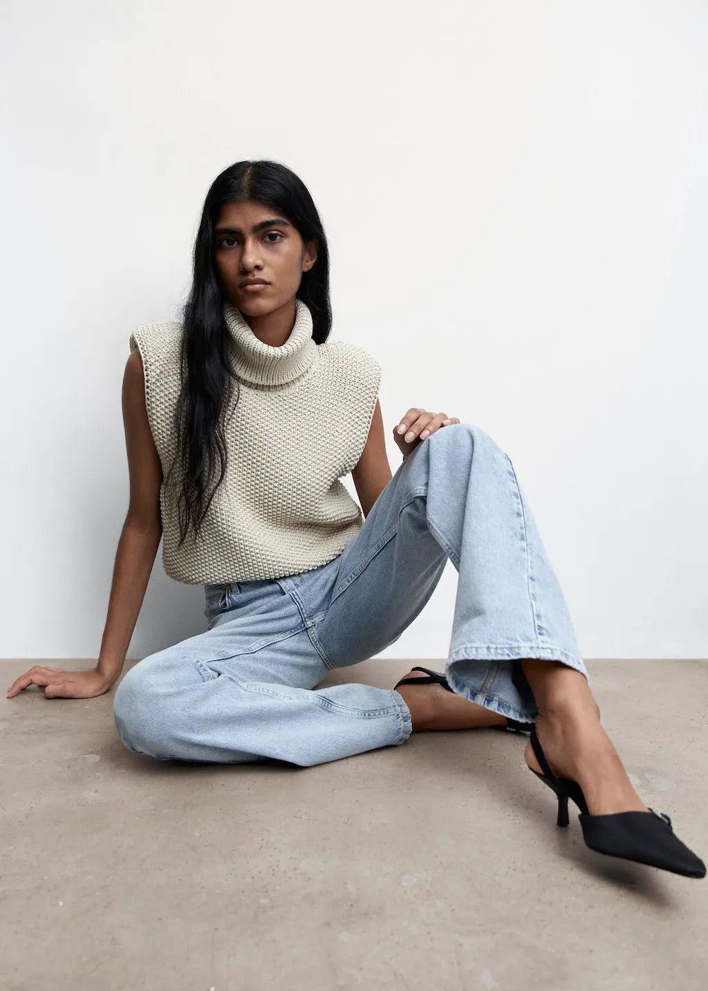 Mid-rise straight jeans