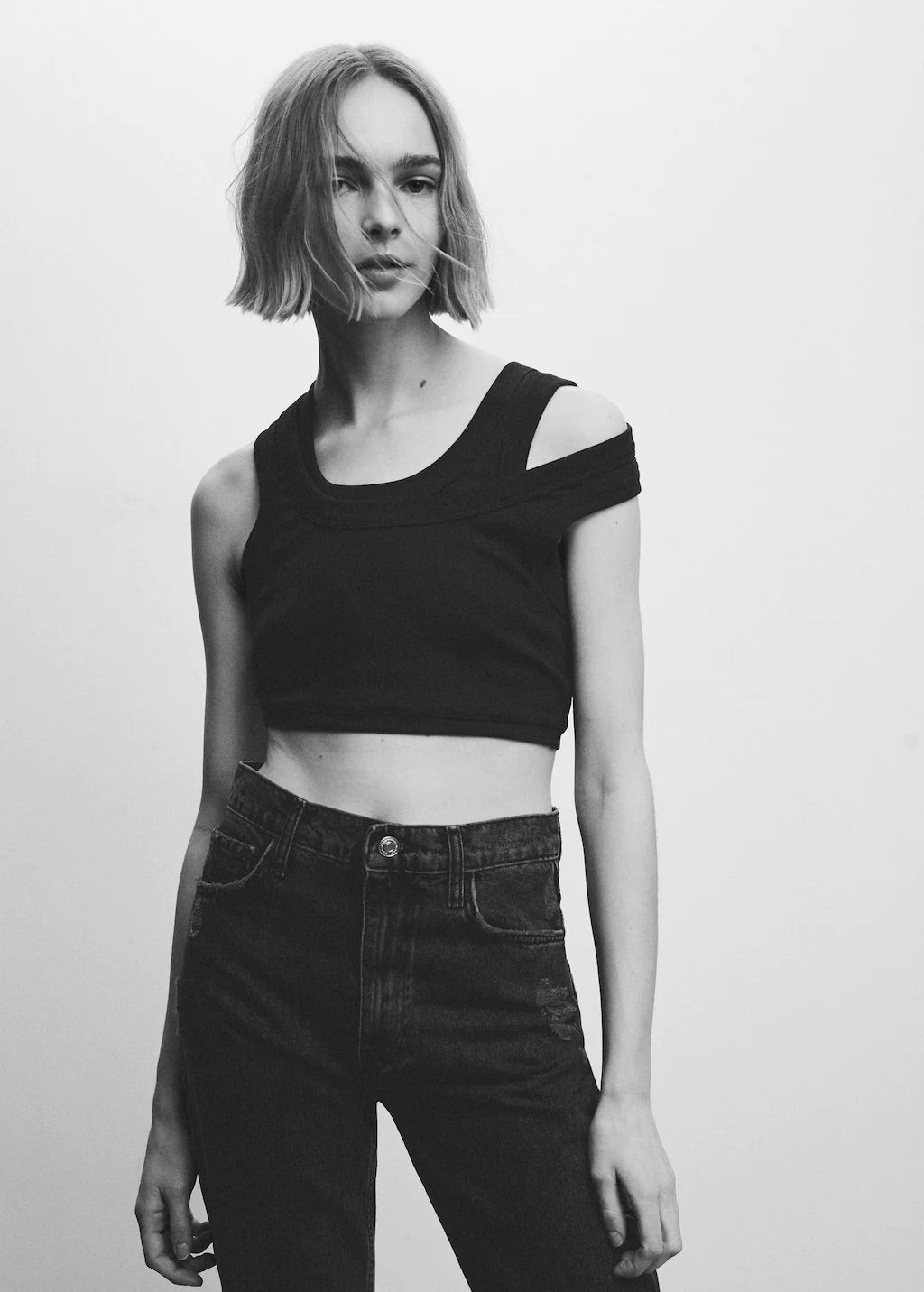 Ripped high rise straight jeans