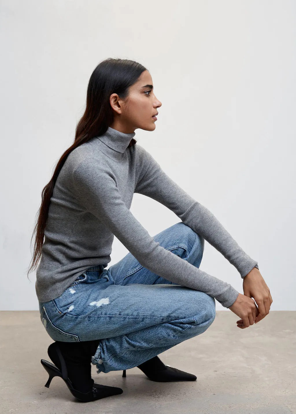 Ripped high rise straight jeans