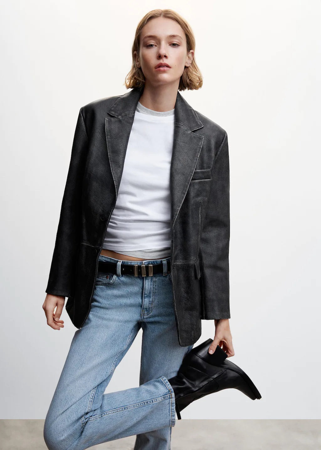 Medium comfort straight jeans