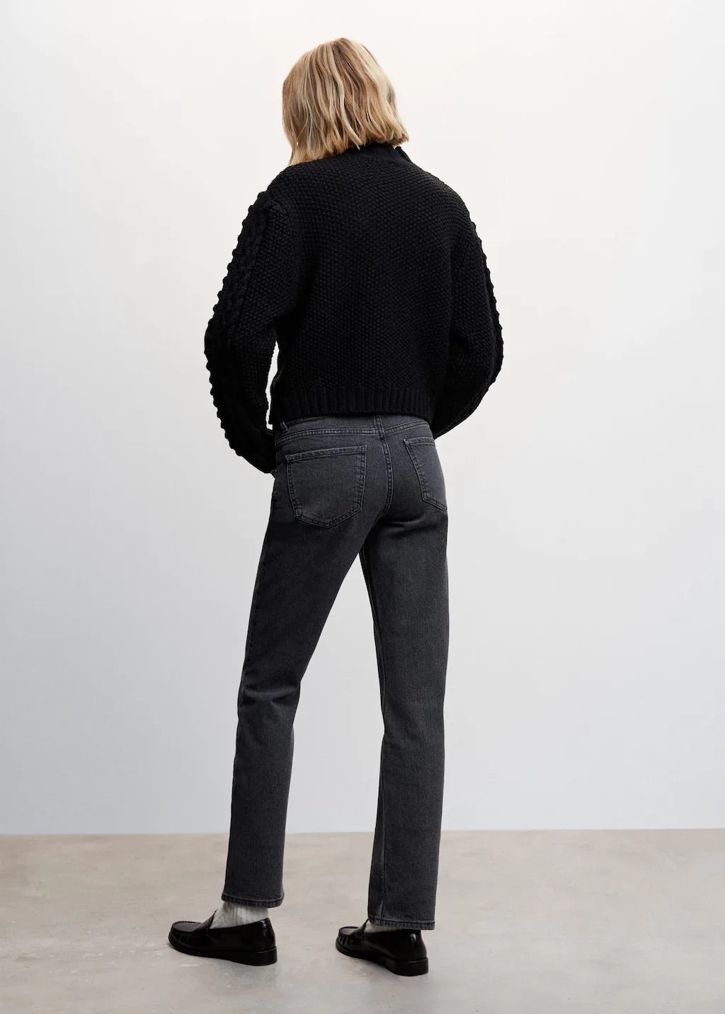 Medium comfort straight jeans