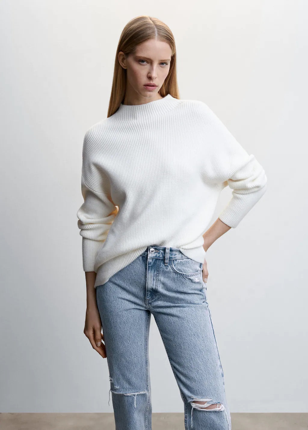 Straight jeans decorative broken