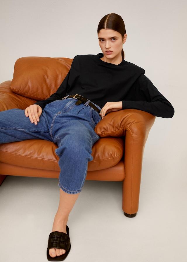 Shoulder pad t-shirt