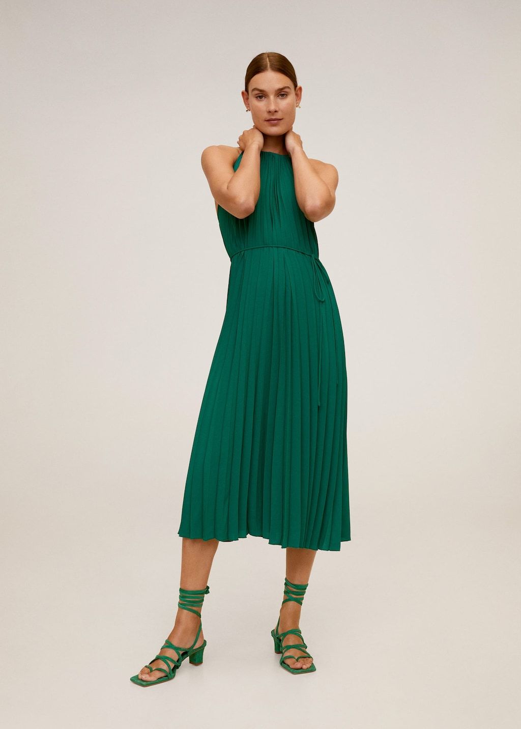 Belt pleated dress