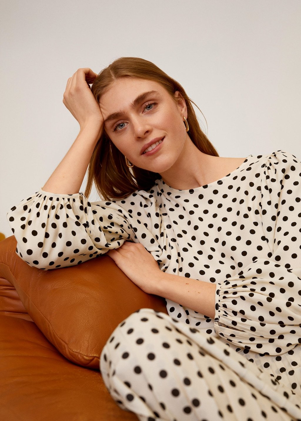 Puffed sleeves blouse