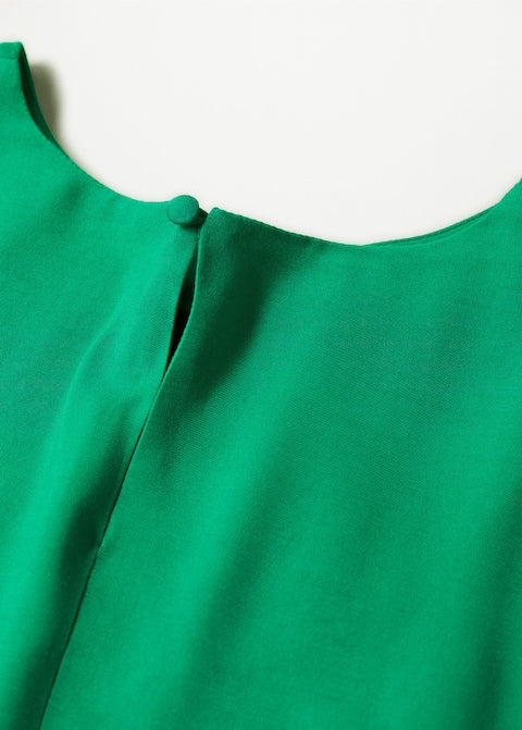 Puffed sleeves dress