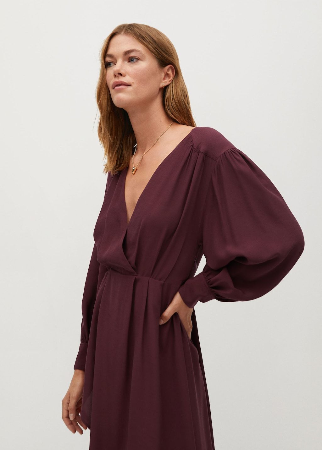Puffed sleeves dress