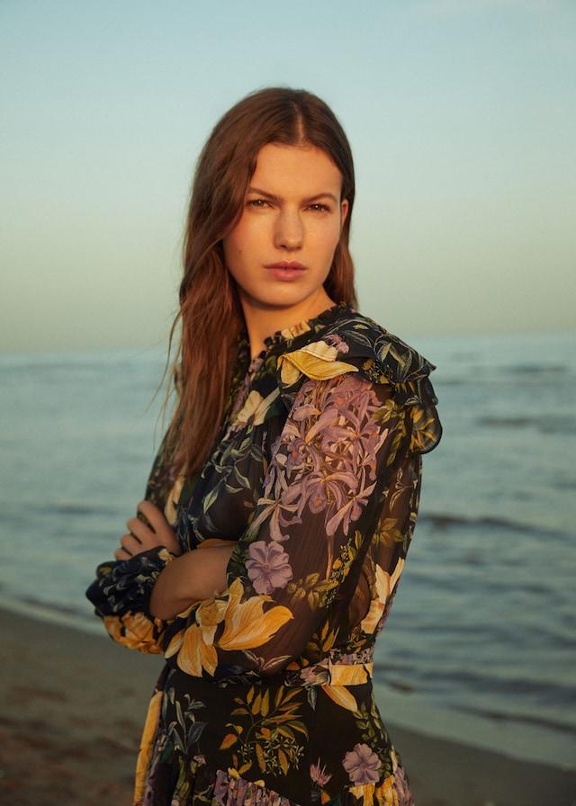 Floral-print flowy blouse
