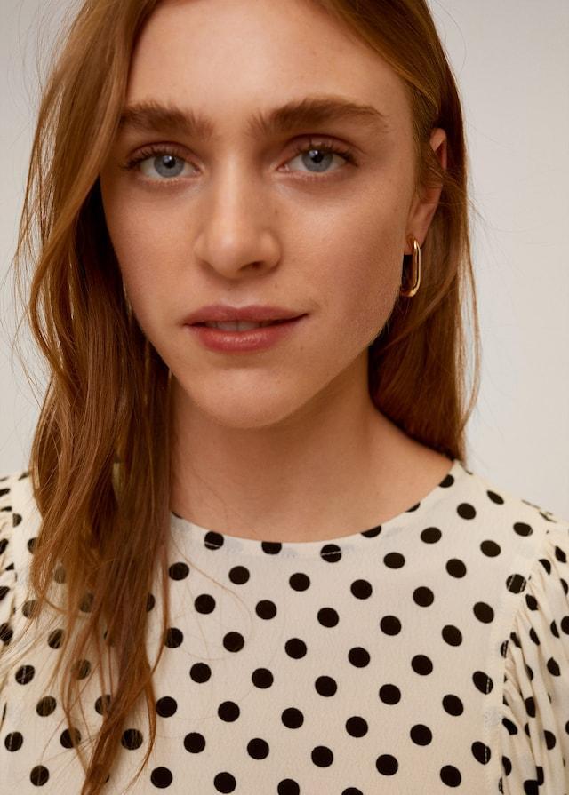 Puffed sleeves blouse