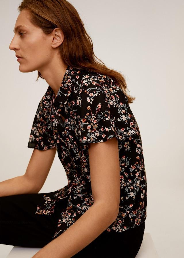 Floral print blouse