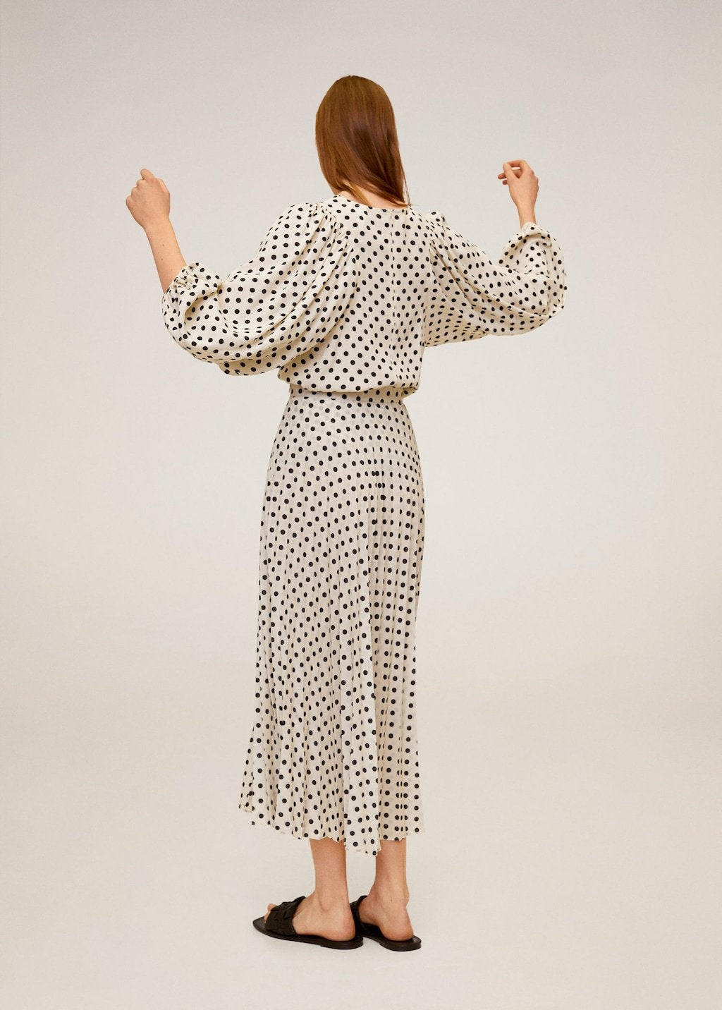 Puffed sleeves blouse