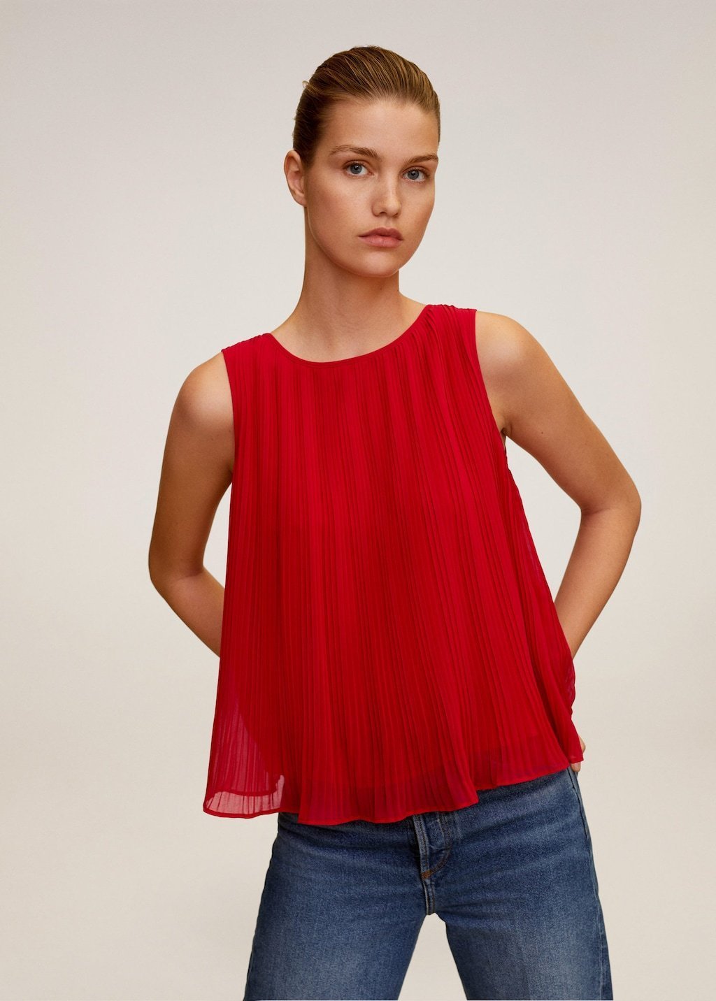 Pleated top