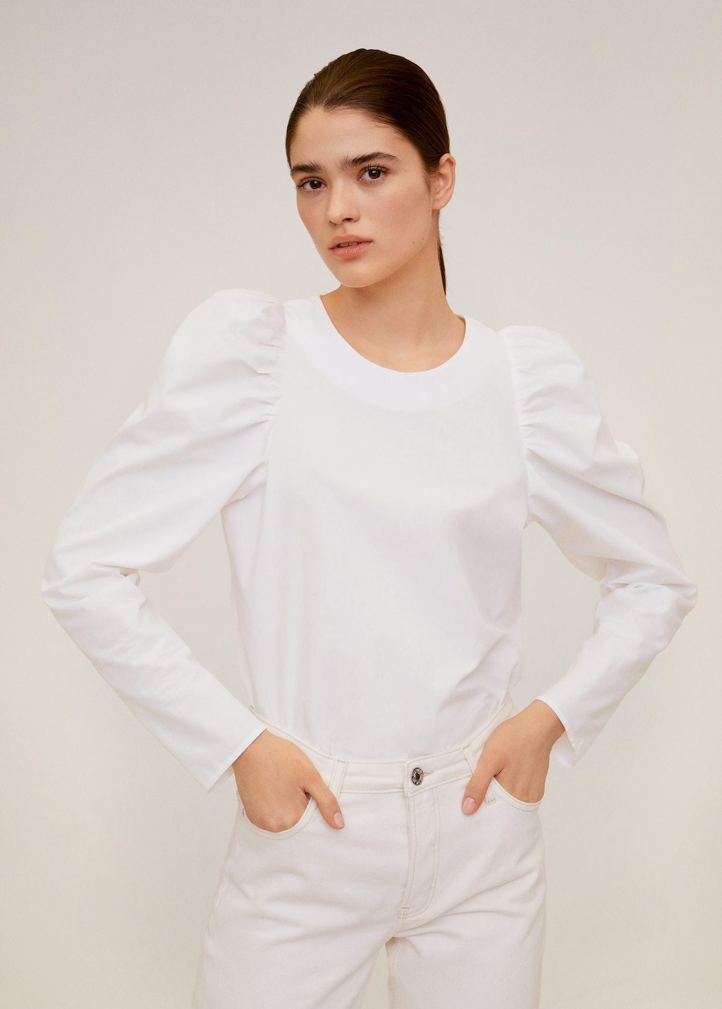 Puffed sleeves blouse