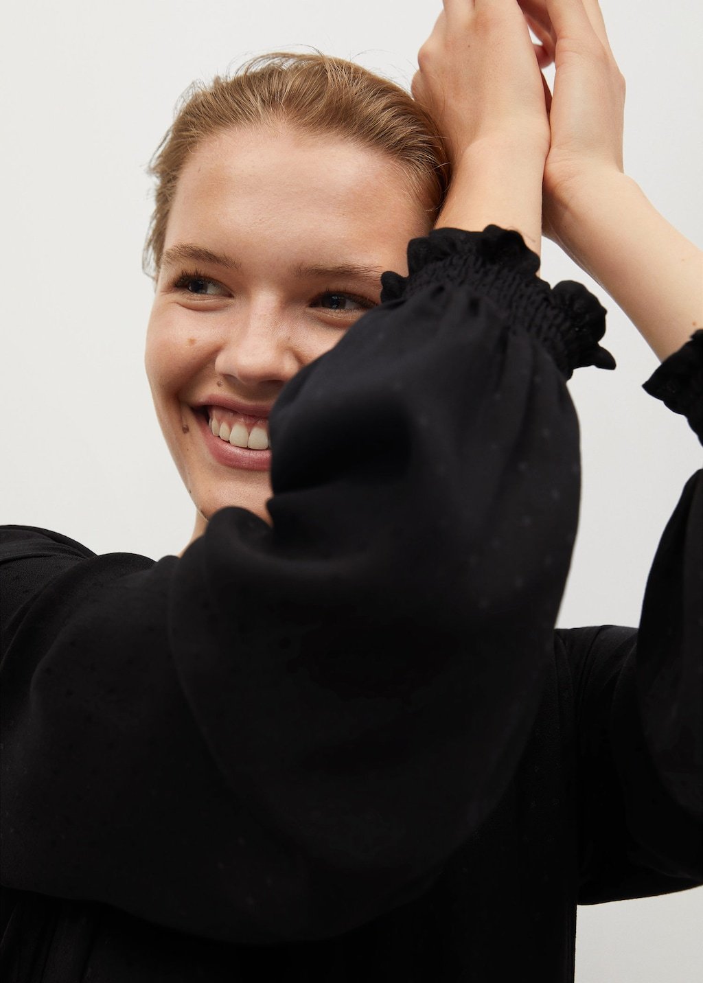 Puffed sleeves dress