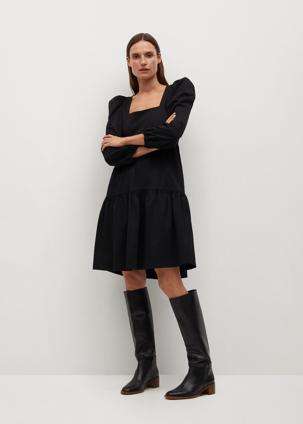 Puffed-shoulder dress