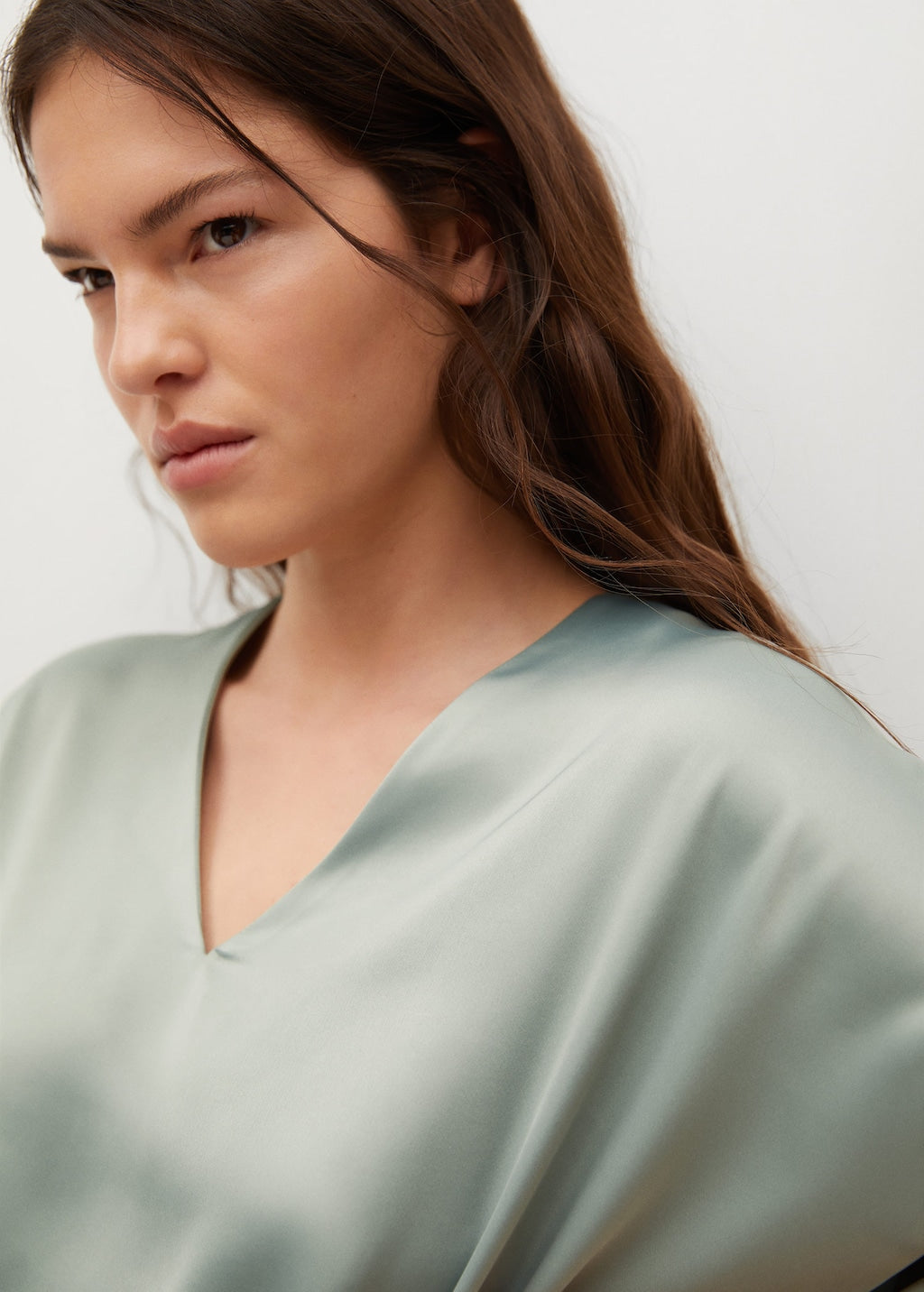 Flowy dress with openings