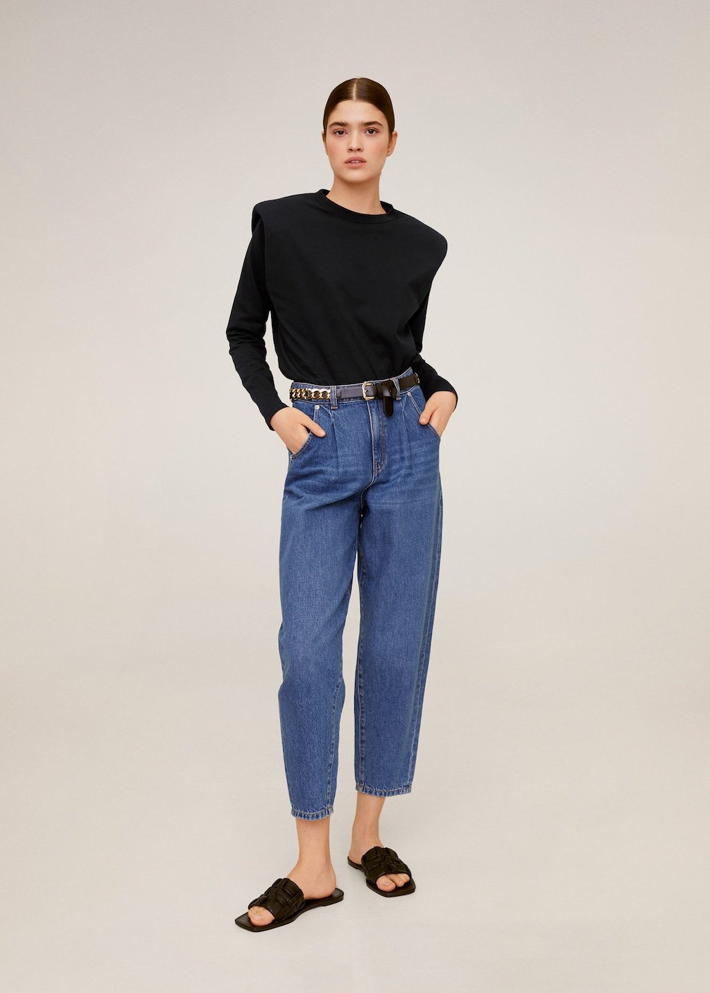 Shoulder pad t-shirt