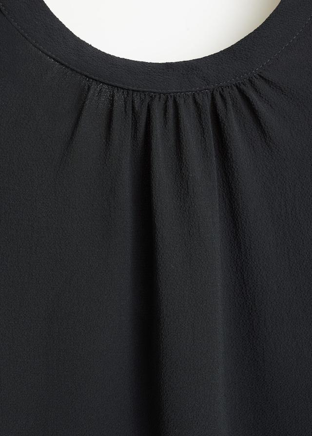 Puffed-shoulder blouse